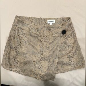 Superdown Snakeskin print Skort XS
